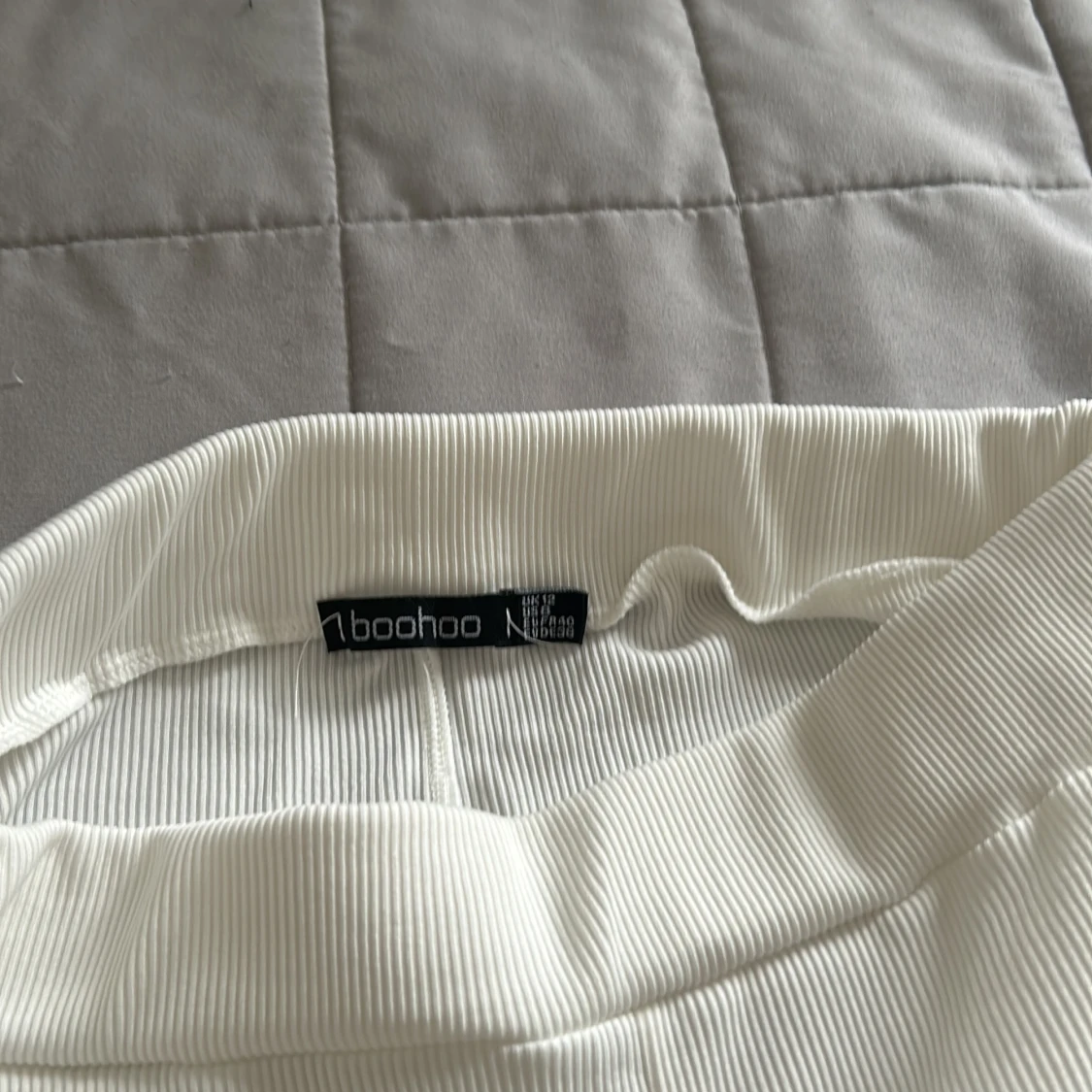 Ett par jätte fina och bekväma kostym byxor fast i thights material  - 92