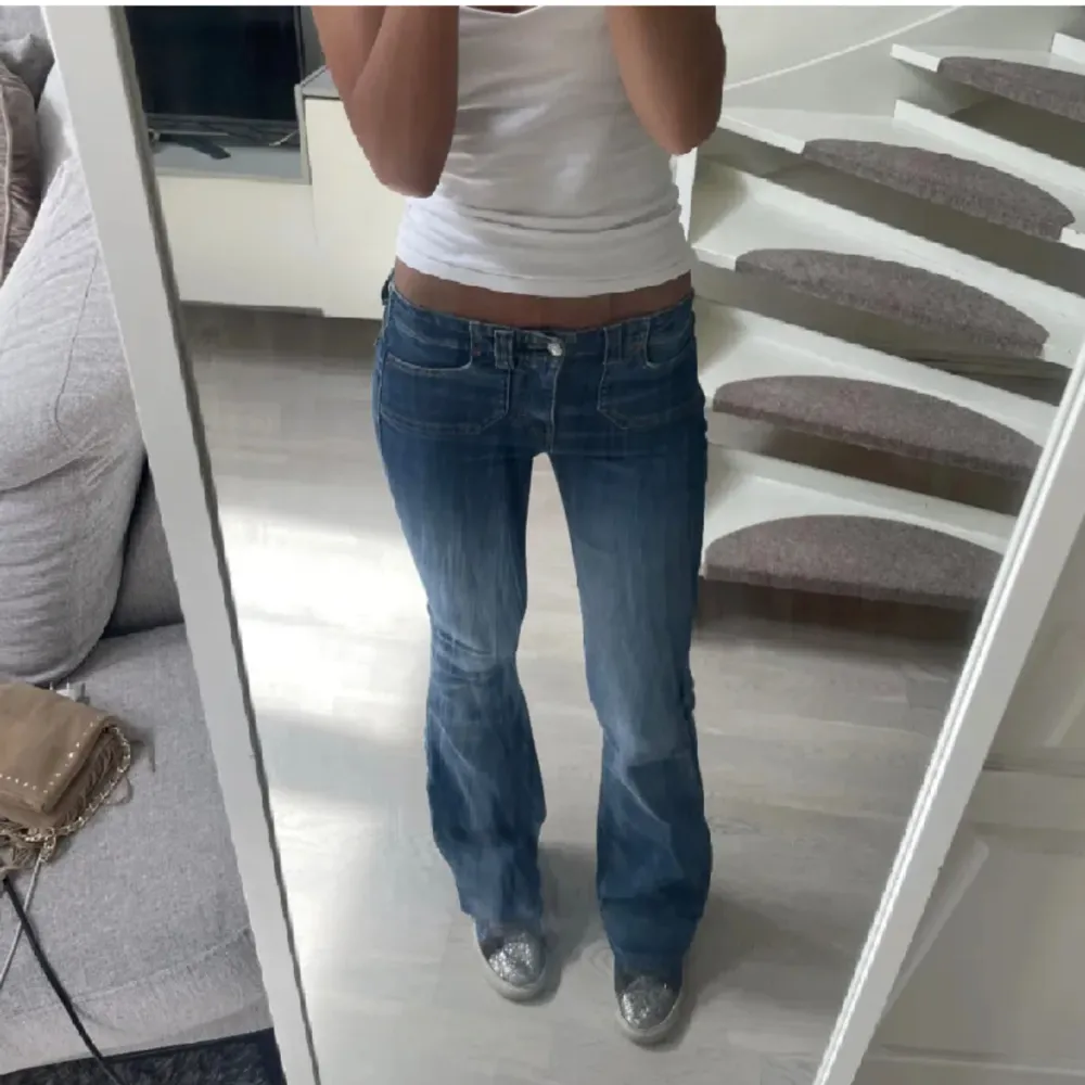 Säljer dessa lågmidjade jeans (lånade bilder). Jeans & Byxor.