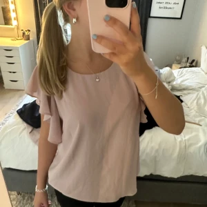 Rosa topp - Säljer fin rosa topp i jättebra skick!