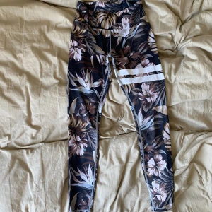 Stronger träningstights  - Träningstights ifrån stronger. Stl M