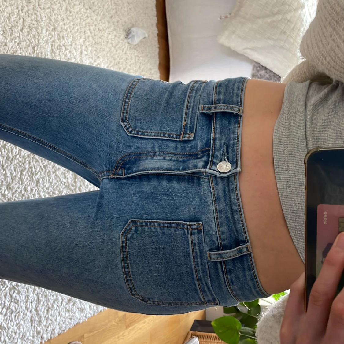 Bootcut jeans med fickor