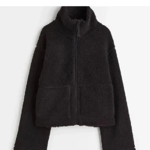 Teddyjacka - Teddyjacka från H&M! säljer men går oxå bra om nån vill byta mot en i M/S💗💗