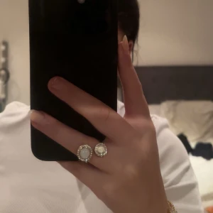 Guld ring  - Super cool guld ring! Inga defekter 