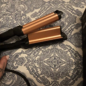  vågtång  - En  vågtång deep waves babyliss använd fåtal gånger. 300 