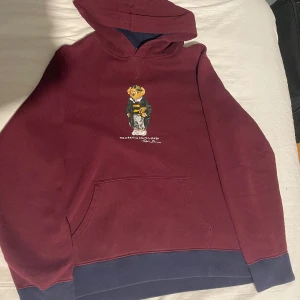 Polo Ralph lauren Hoodie, XL - Polo Ralph lauren hoodie i storlek XL. Sparsamt använd och priset är diskurterbart!