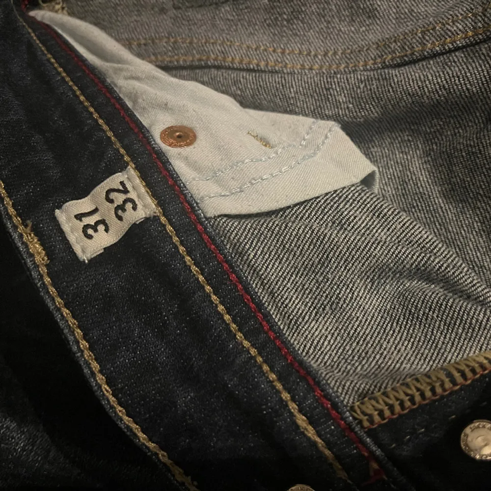 Tjena, vi säljer ett par fina jeans från Jack and Jones i storlek W31 L32. Jeans & Byxor.