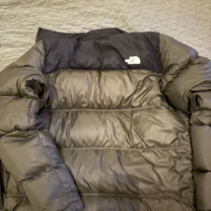 Dunjacka Northface - womens M, Gåsdun 700 (står på ärmen)