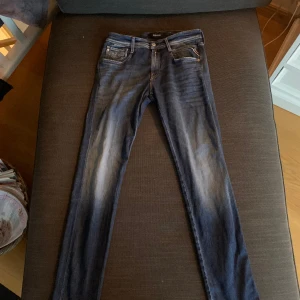 Replay Anbass Slimfit  29/32  - Bra sick, använda fåtal gånger! Inget slitage 