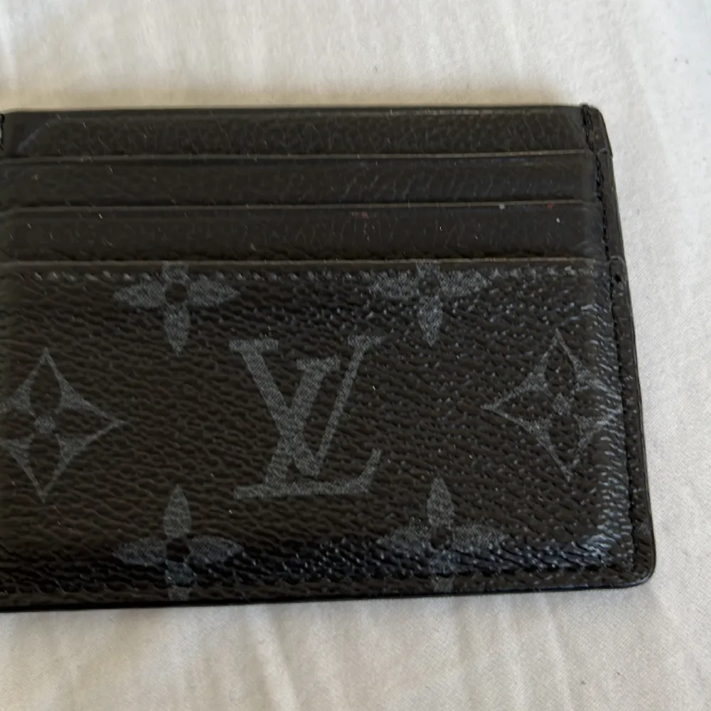 Riktig fet plånbok från Louis Vuitton, skriv för mer bilder eller fler frågor. Övrigt.