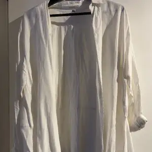 Skön klassisk vit skjorta