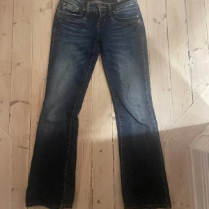 Ltb jeans - Jättefina ltb jeans i storleken 25x30❤️ de är i jättebra skick och slutsålda😍 det är bara skriva om du har några frågor❣️