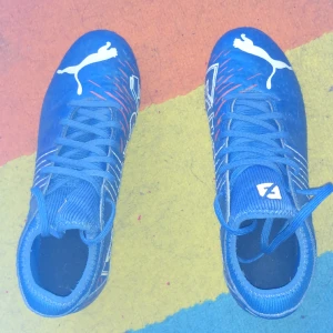 Future puma fotbollsskor  - Jag säljer mina future puma skor för att de inte passar längre. Använda ett par gånger.