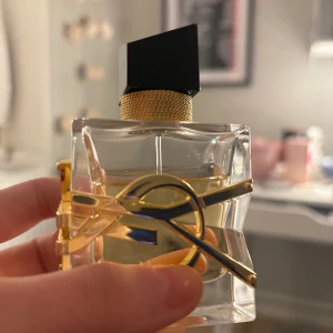 Ysl parfym - 30 ml mer än hälften kvar
