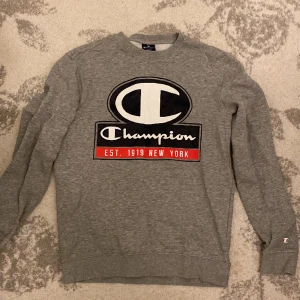 Champion lång tröja - En skön lång tröja från Champion. Storlek S och bra kvalite 