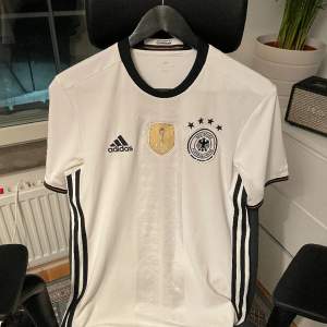 Tyskland t shirt storlek S i använt skick finns i Stockholm eller postas spårbart 