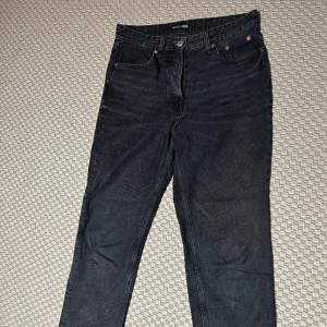 Boyfriend jeans från Zara. Ankellånga på mig (169cm). Bra skick. 
