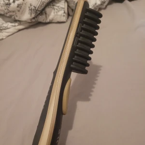 Plattång  - Plattång i form av kam från Björn Axén. Har några år på nacken men funkar felfritt.