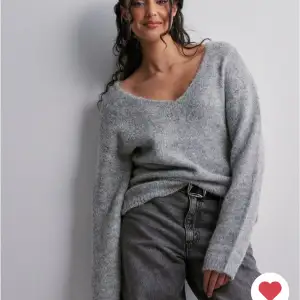 Jätte fin grå stickad tröja, nyskick, ej använd pga stor i storlek