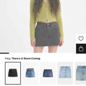 Levis jeans kjol - Säljer min oanvända jeans kjol från Levis. Nypris 689kr säljer för 200. Storlek 32