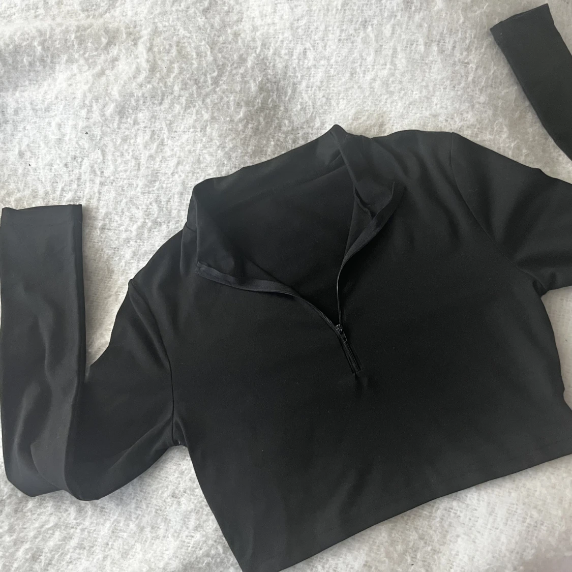 Svart långärmad zip tröja  - 90