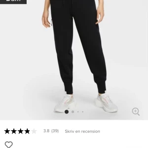 Nike tech  - Hej säljer min nike tech dem är i bra skick har använt få gånger . priset kan   disktueras