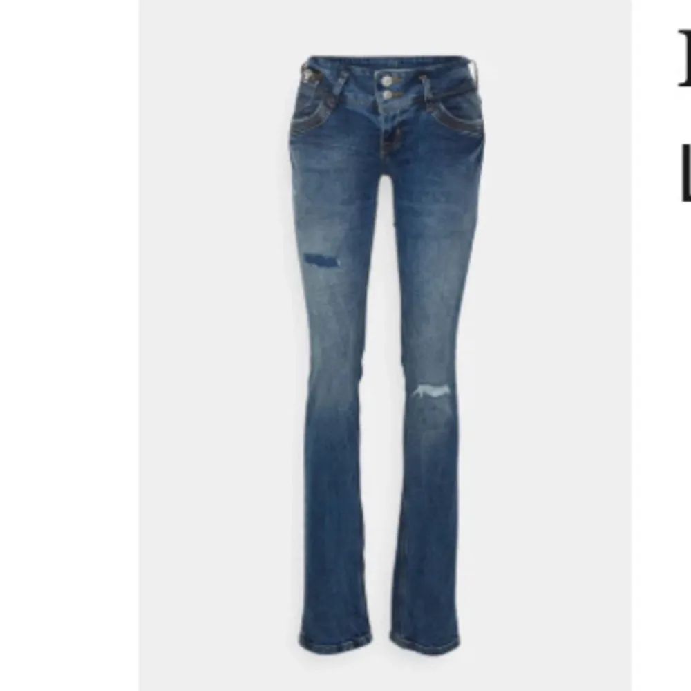 Säljer nu mina as snygga ltb jeans då de tyvärr inte passar längre och därav inga bilder när de sitter på. Nyskick, knappt använda och inga defekter. Nypris: runt 800kr.  Kontakta gärna om ni vill ha fler detaljer eller bilder på jeansen🩷. Jeans & Byxor.