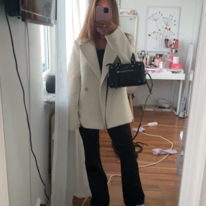 Snygg vår kappa  - Säljer då den inte kommer till användning, skriv för fler bilder