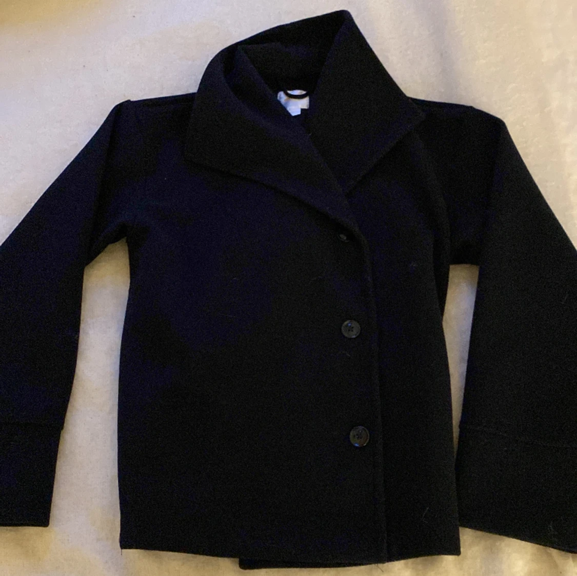 Mörkblå ginatricot kappa, använd 2-3 gånger ,inga smutsfläckar eller något sånt, kostar igentligen 400 kr💗 - 91