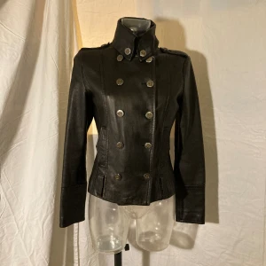 Skinnjacka - Skinnjacka i fint skick, storlek S. 