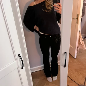 Bootcut jeans - Ett par lågmidjade bootcut jeans i nyskick. Aldrig använda utan endast prövat på. De sitter bra men har aldrig kommit till användning