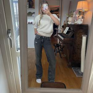 Gråa jeans från Gina Young Aldrig använda M: 37cm  I: 75cm