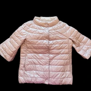 Rosa trekvartsärmad jacka  - Sååå söt ljusrosa trendig trekvartsärmad jacka i storlek s-m💘💘