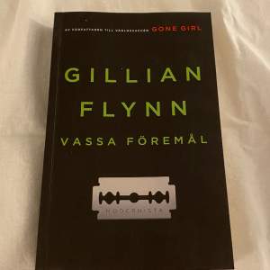 Boken vassa föremål av Gillian Flynn 