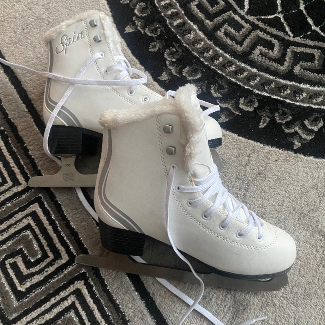 Ballerina skridskor  - 90