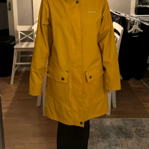 Regnkappa - Näst intill oanvänd. 