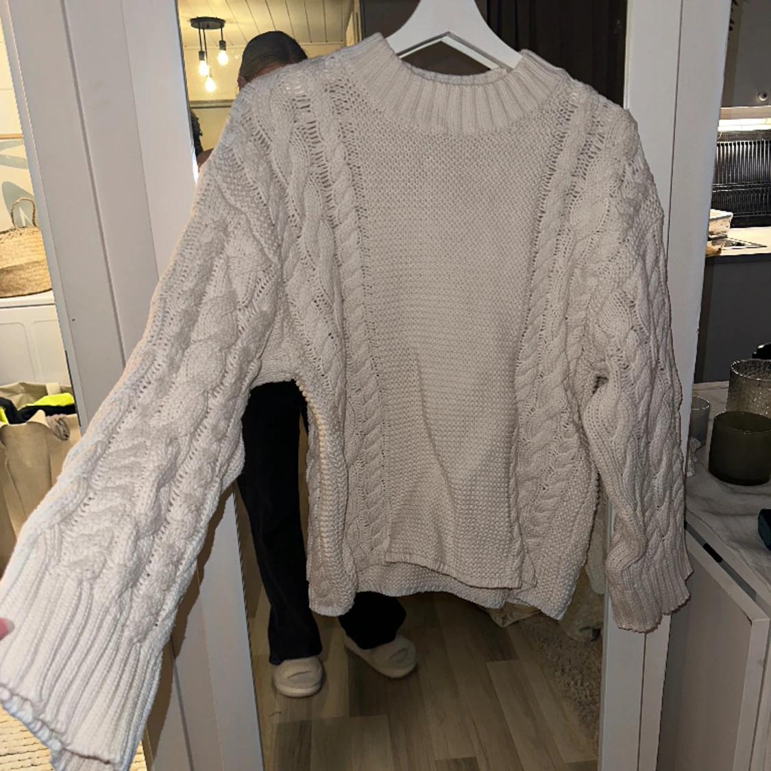 Vit stickad tröja  - 91