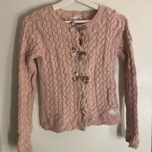 Odd Molly kofta  - Fin Odd Molly kofta i mycket bra skick!! Storlek 0 (xs)💕 det medföljer en extra knapp:) 