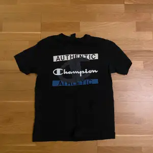 Najs champion t-shirt i bra skick