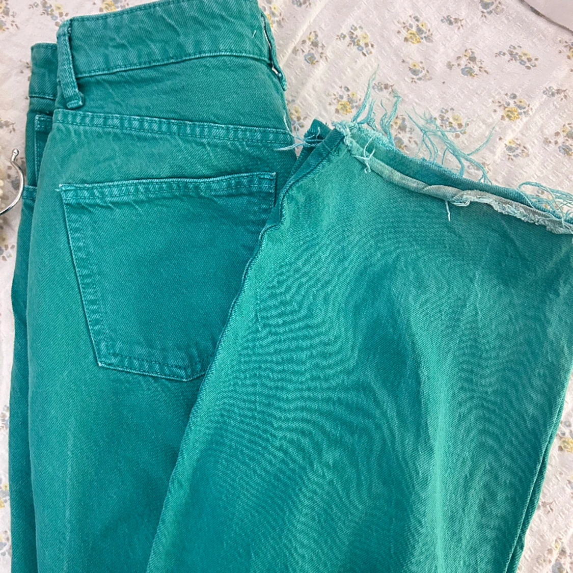 Gröna utvsängda byxor - 91