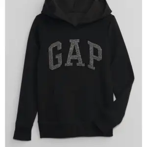 Säljer denna sjukr snygga hoodie då den ej används. Köptes på GAP i usa i julas för ca 450 svenska kronor❤️      