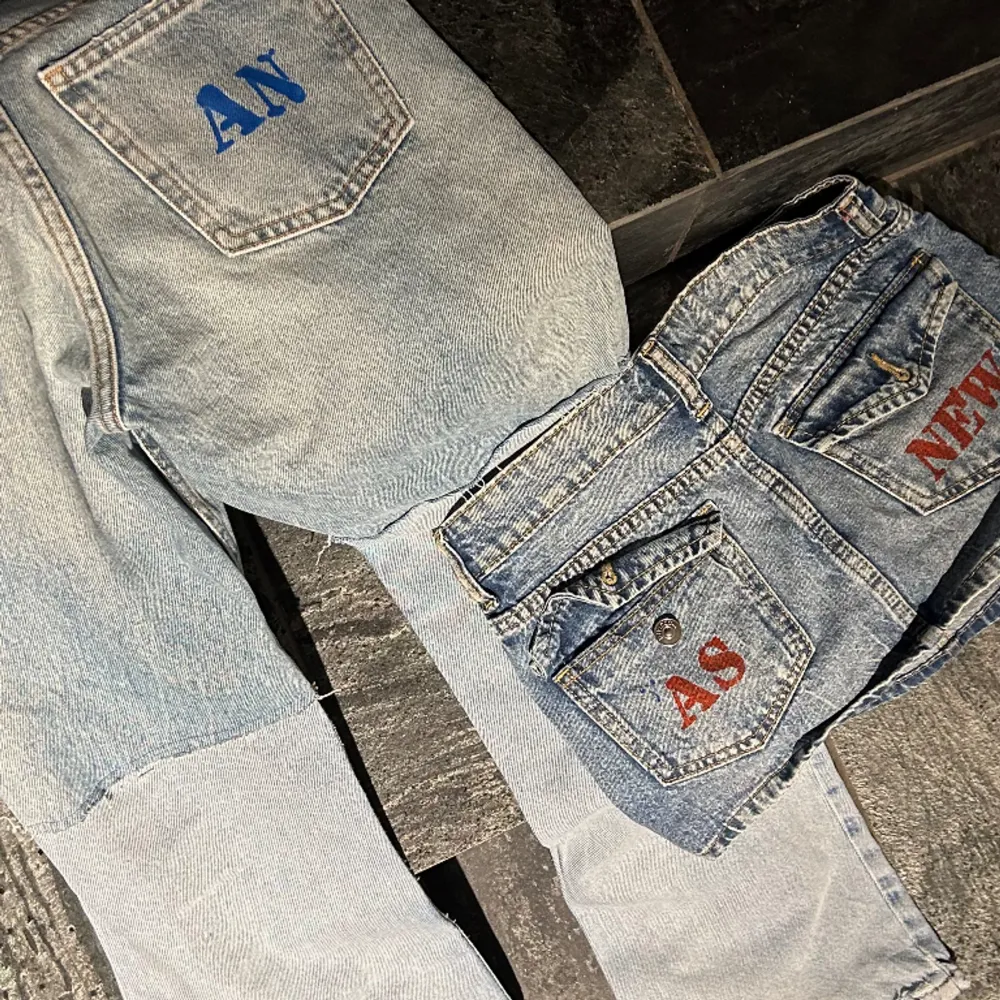 Följ @Asnew.fss här på Plick men även Instagram och TikTok, drop 1 kommer snart med skit coola jeans och kläder❤️‍🔥❤️‍🔥. Jeans & Byxor.