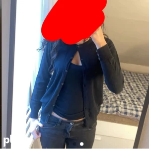 Snygg kofta helt ny - Snygg kofta säljer pga för liten 