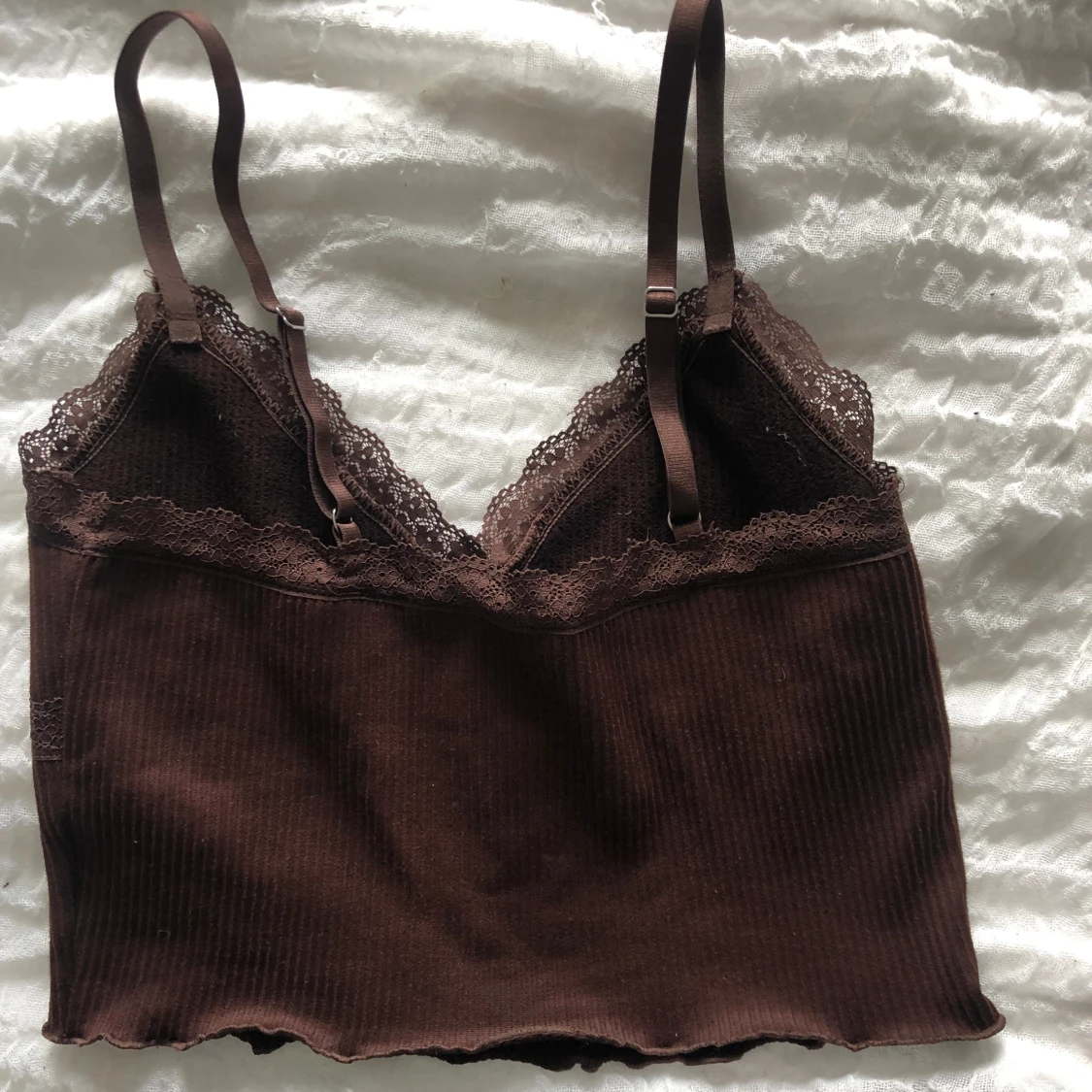 Brunt linne med spets - 90