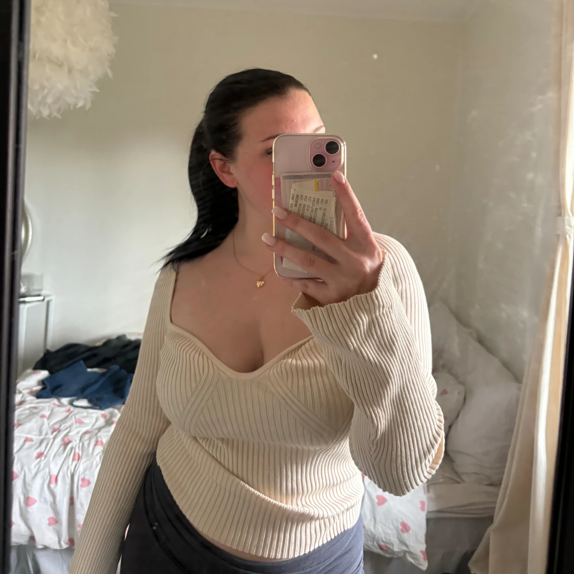 Tröja med utsvängdärm