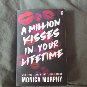 Bok: A million kisses in your lifetime - Är endast läst en gång 🥰 