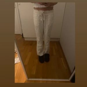 Linnebyxor - Vita linnebyxor från Roxy🩷 