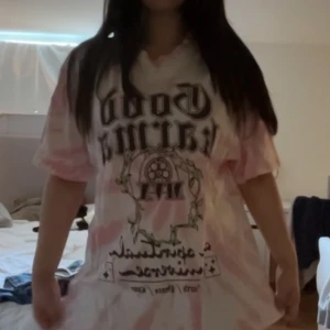 H&M tröja  - Baggy tröja som är storlek XXS. ser ut som en storlek M-L på en vanlig tonåring.