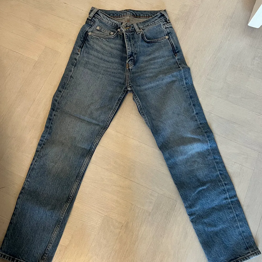 Arket jeans, knappt använda i fint skick, storlek 25!. Jeans & Byxor.