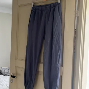 💋Brandy melville mjukisbyxor💋 - Säljer mina fina mjukisbyxor som tyvärr aldrig kom till användning, stretchigt material och inga slitningar