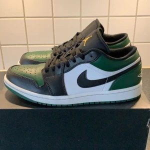 Nike Jordan  - Air jordan 1 low ”green toe”